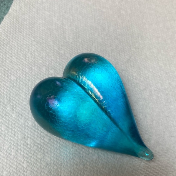 Robert Held Art Glass Turquoise Heartbeat Paperweight Décor - Picture 2 of 5